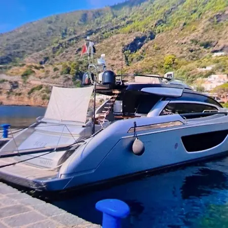 La Baronessa Botel *